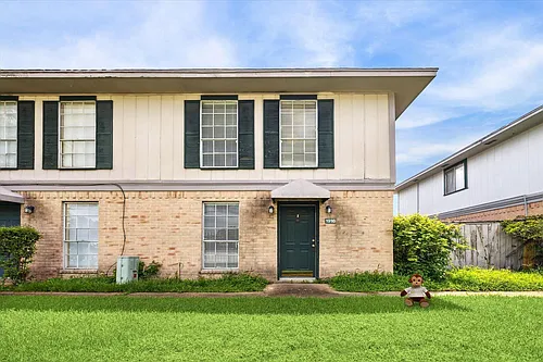 1916 Upland Dr Photo 1