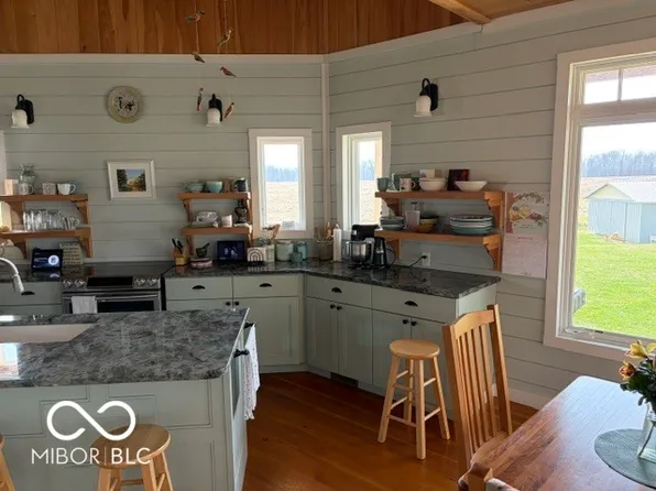 14905 E 300 S, Columbus, IN 47203