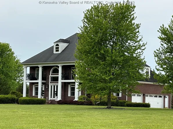 8202 Huntington Rd, Gallipolis Ferry, WV 25515