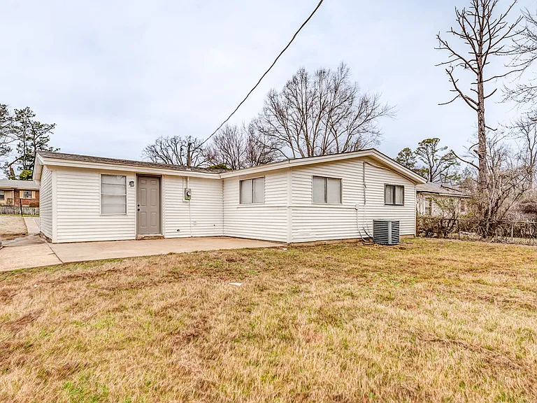 4980 Vickie Dr — Photo 32