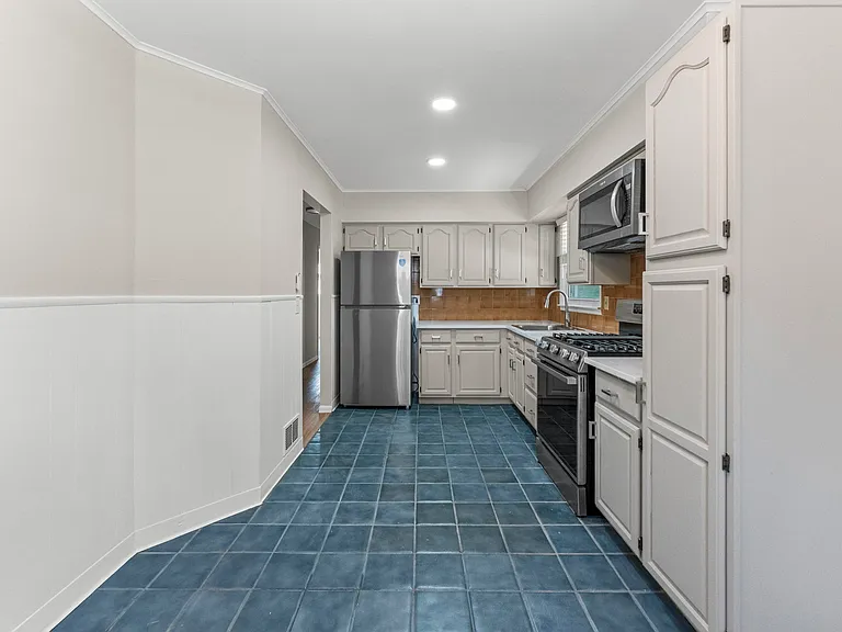 103 1st Ave #2 — Photo 7
