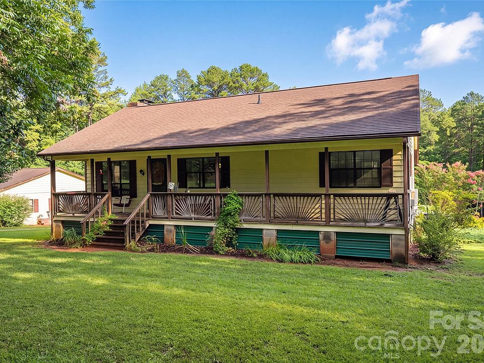 1st image of 3323 Sadler Rd