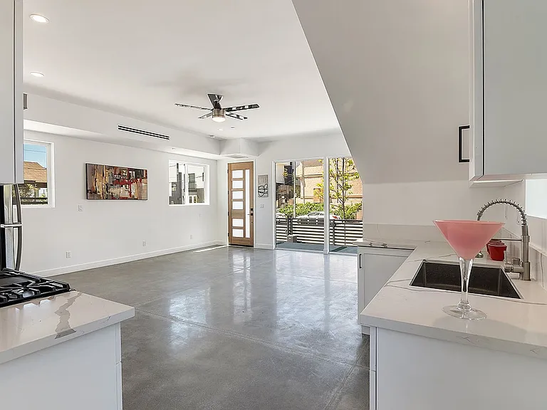 404 N La Fayette Park Pl — Photo 6