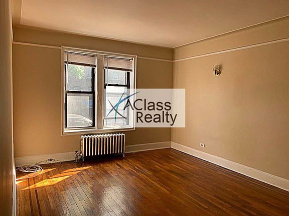 3rd image of 4415 34th Ave APT 4A