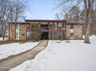 110 Amberly Dr UNIT A, Manalapan, NJ