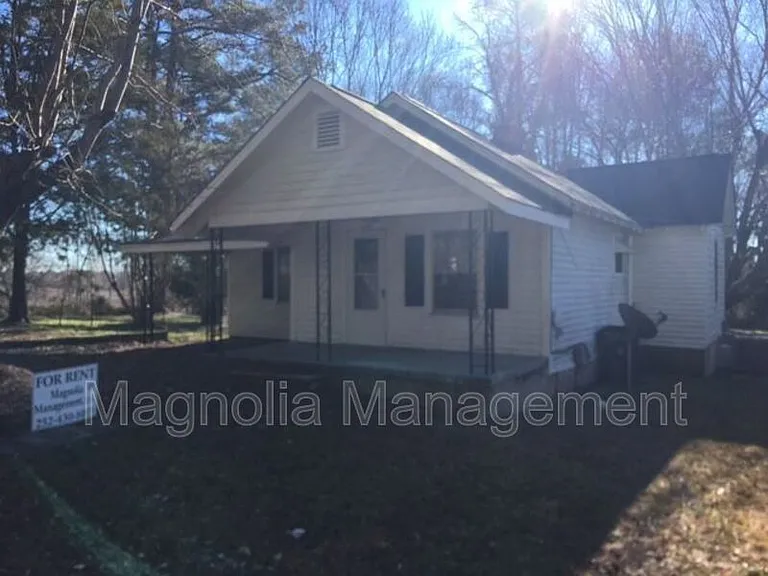 1835 Colonial Ave — Photo 2