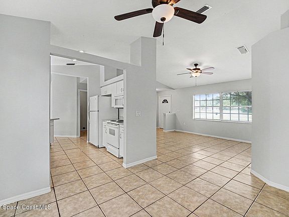 3rd image of 1699 Givens Ct NW
