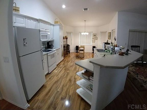 3rd image of 10 Wiltshire Pl
