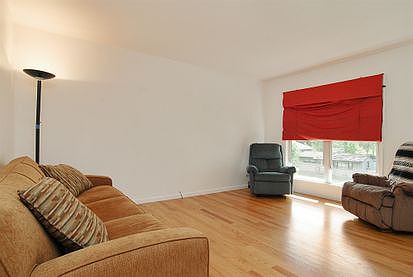 2nd image of 1033 Hillwood Cir