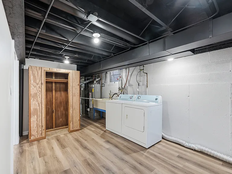 5906 Capulina Ave — Photo 22