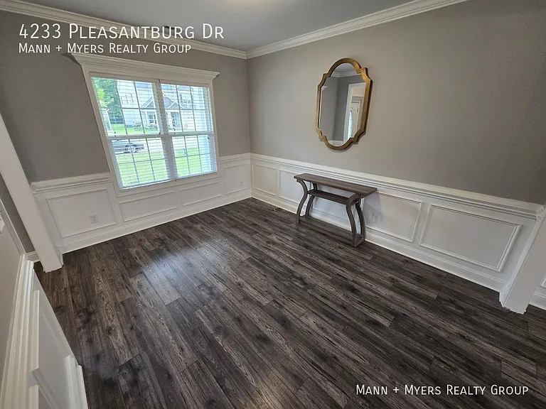 4233 Pleasantburg Dr — Photo 8