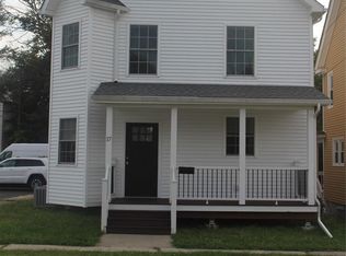 17 Bank St, Walden, NY 12586