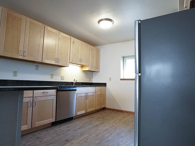 415 N Henry St — Photo 21
