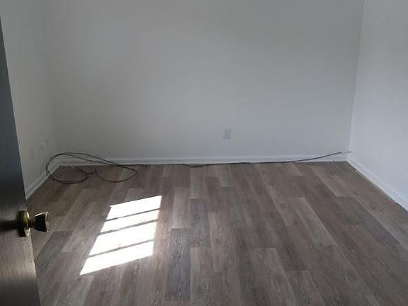 3rd image of 2992 Benchwood Dr