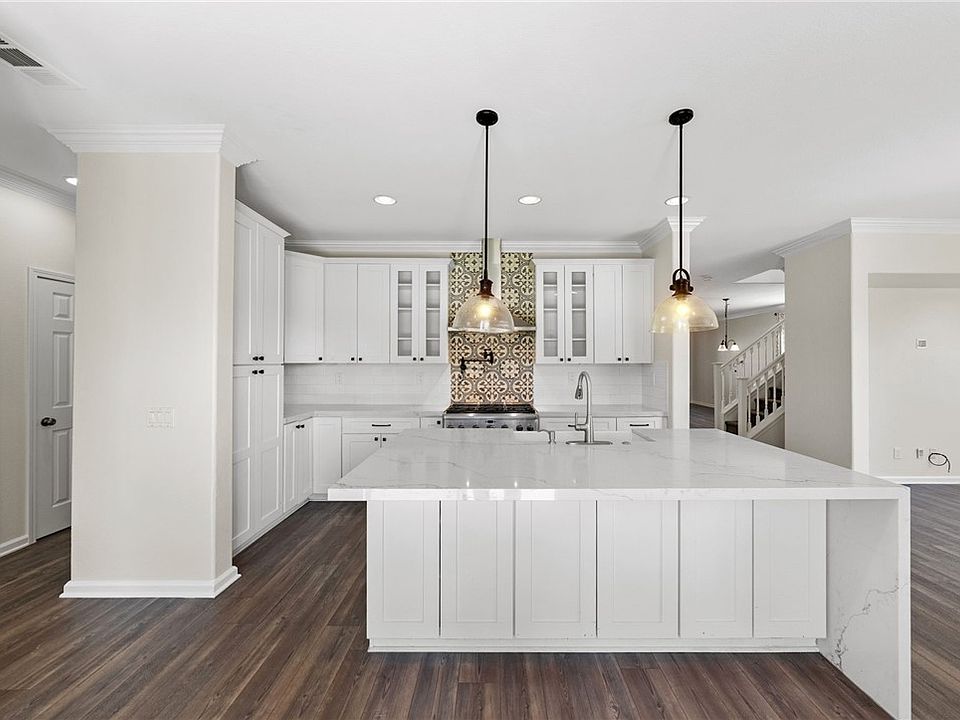 1st image of 42577 Drennon Ct