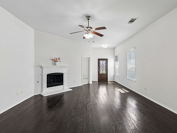 4th image of 10212 Bennet Dr