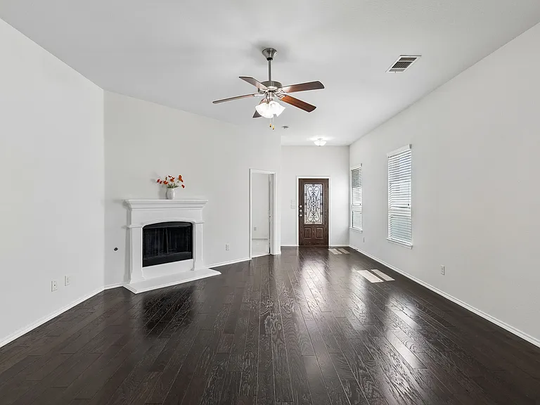 10212 Bennet Dr — Photo 4