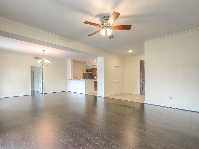 4515 Briar Hollow Pl #305 — Photo 4