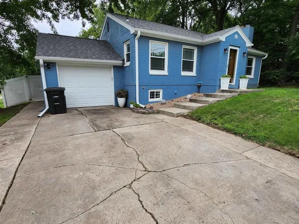 7911 Lake St, Omaha, NE 68134