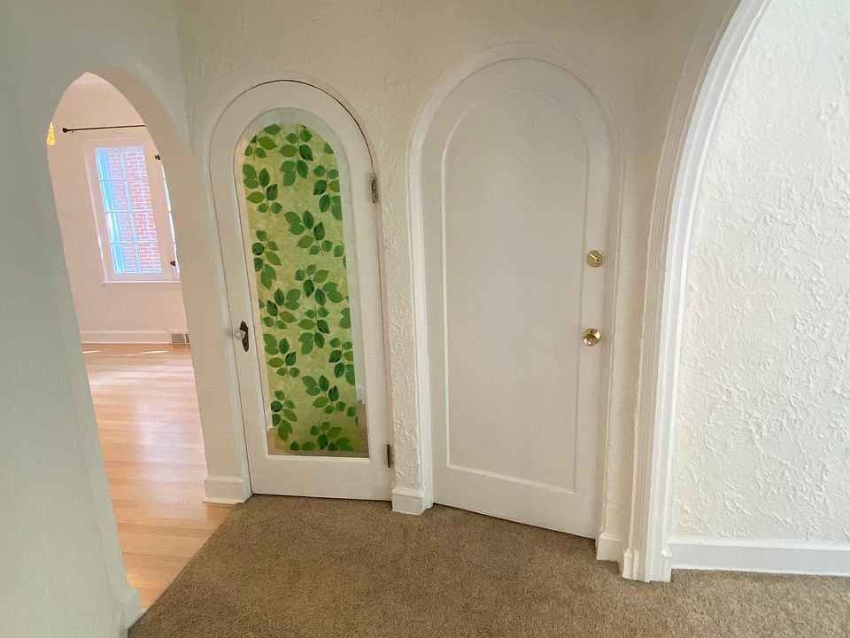 Entry and large closet off dining room