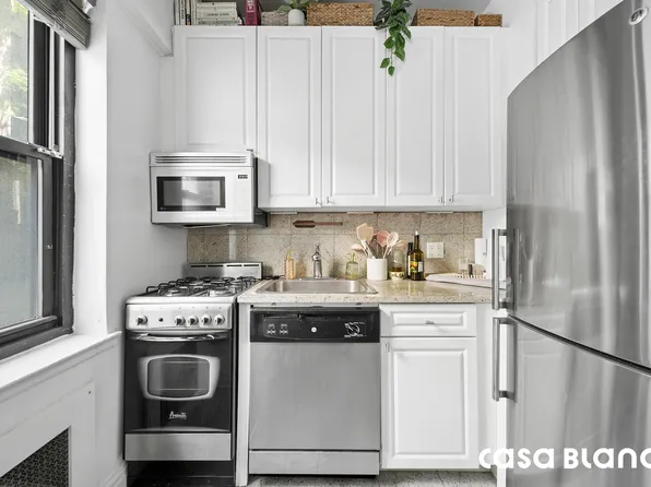 405 East 63rd Street image 3 of 4