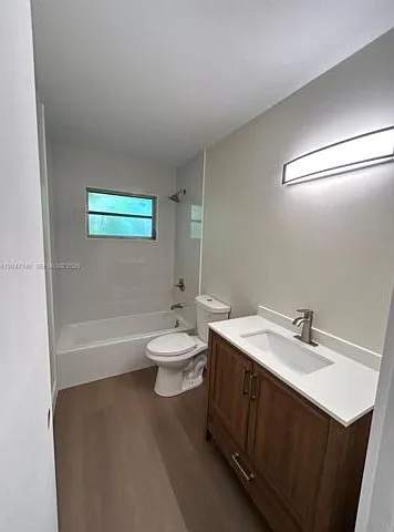 114 S Lakeside Dr — Photo 9