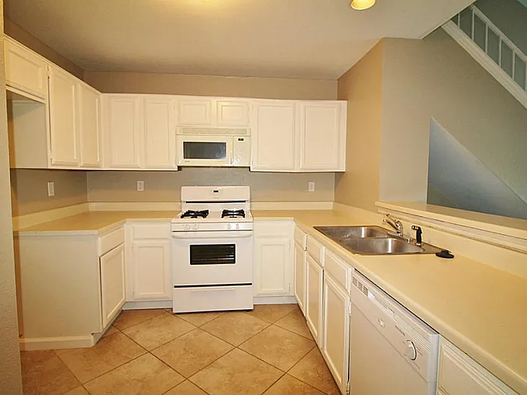 12026 Kleinmeadow Dr — Photo 6