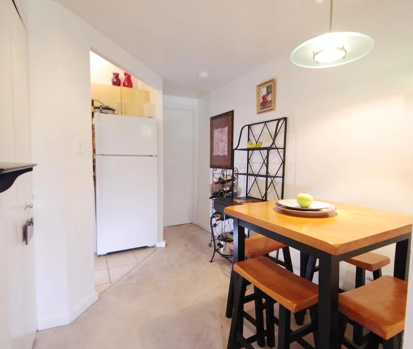 1 bed, 850 sqft, $2,200 — Photo 3