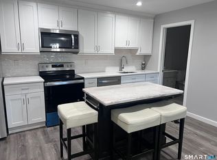 7 Dale St #G1, Stamford, CT 06902