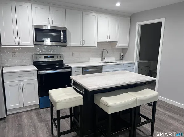 7 Dale St, Stamford, CT