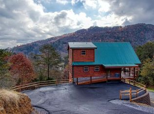 3150 White Falcon Way, Pigeon Forge, TN 37863