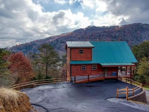 3150 White Falcon Way, Pigeon Forge, TN 37863