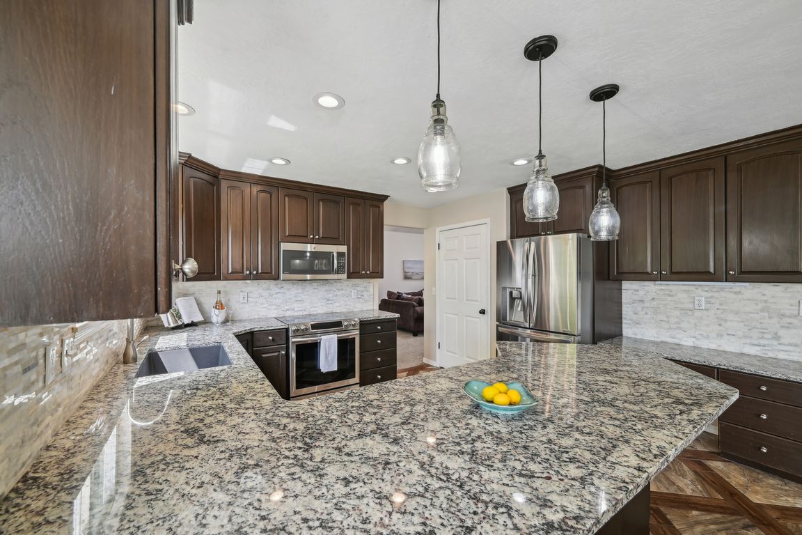 S Lampton View Dr-2605-018.jpg