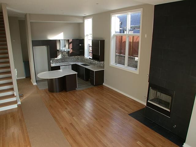 1st image of 929 N Winchester Ave #3