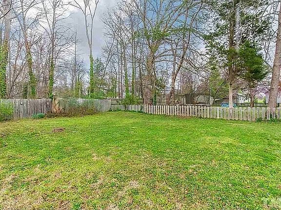 3rd image of 106 Sunset Dr