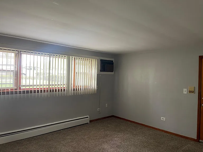 18416 Torrence Ave #2 — Photo 5