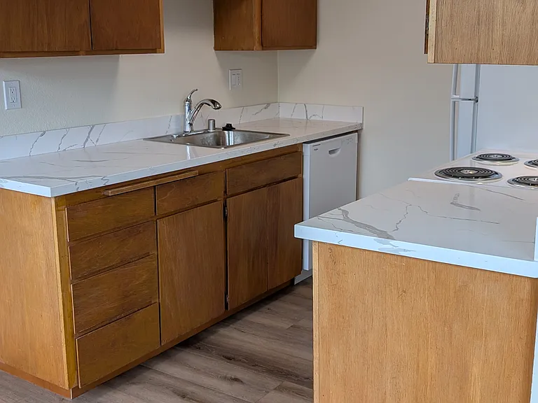 1037 Grand Ave #2 — Photo 9