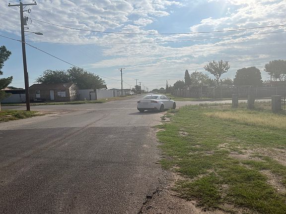 3rd image of 903 W Griffin Ave