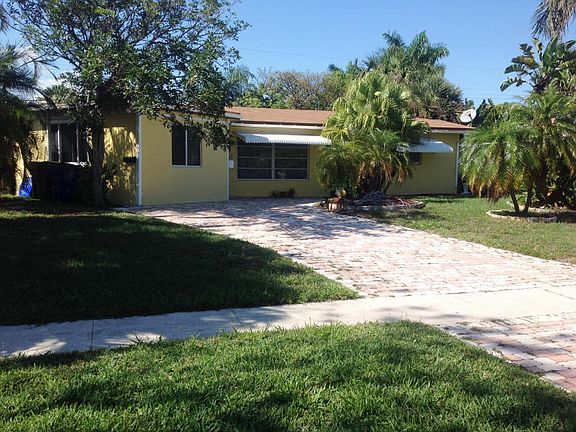 2nd image of 909 SE 15th St