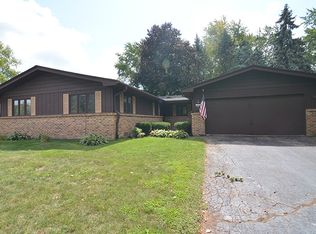 1113 Howard St, St Charles, IL 60174