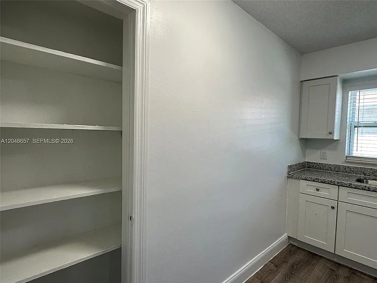 2401 NW 9th Ave #3 — Photo 7