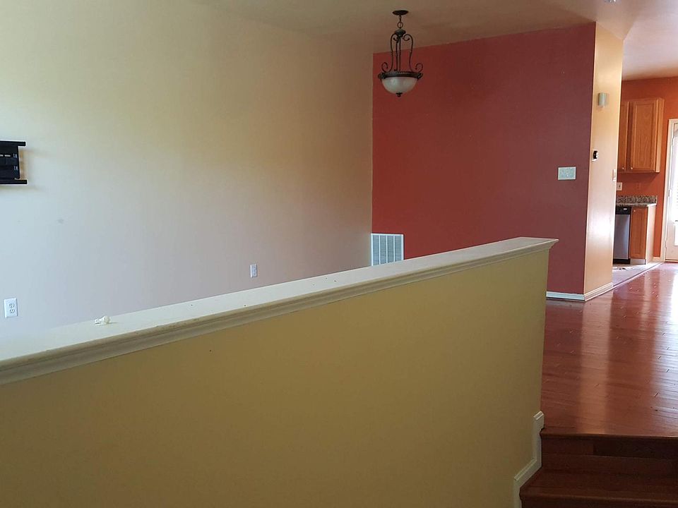 2nd image of 21560 Iredell Ter