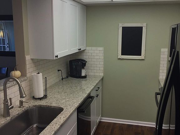 4th image of 1166 Worthington Heights Blvd