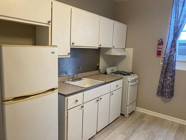 2nd image of 48 N Huron St #5