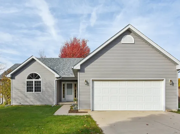 423 S Geneva St, Maple Park, IL 60151