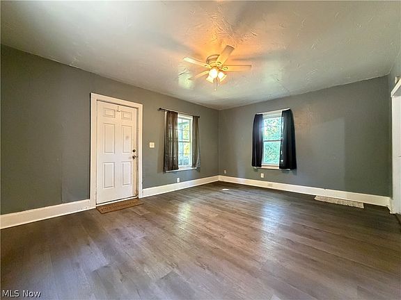 4th image of 3323 Dallas Ave