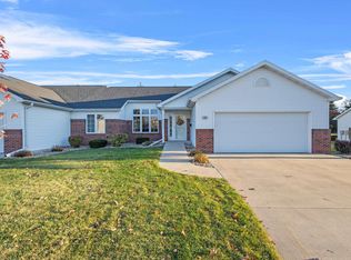 1021 W Windtree Dr, Appleton, WI 54914