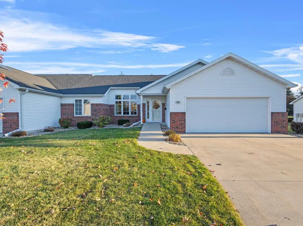 1021 W Windtree Dr, Appleton, WI 54914
