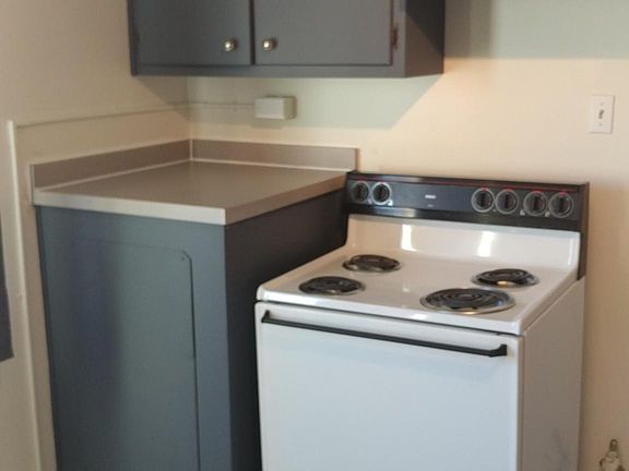 4th image of 821 S 16th St APT 5