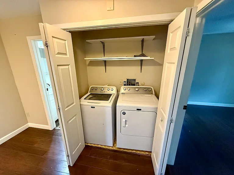 408 Anamosa St — Photo 18